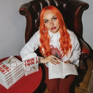 Holly Waterworth - Twin I Twin II